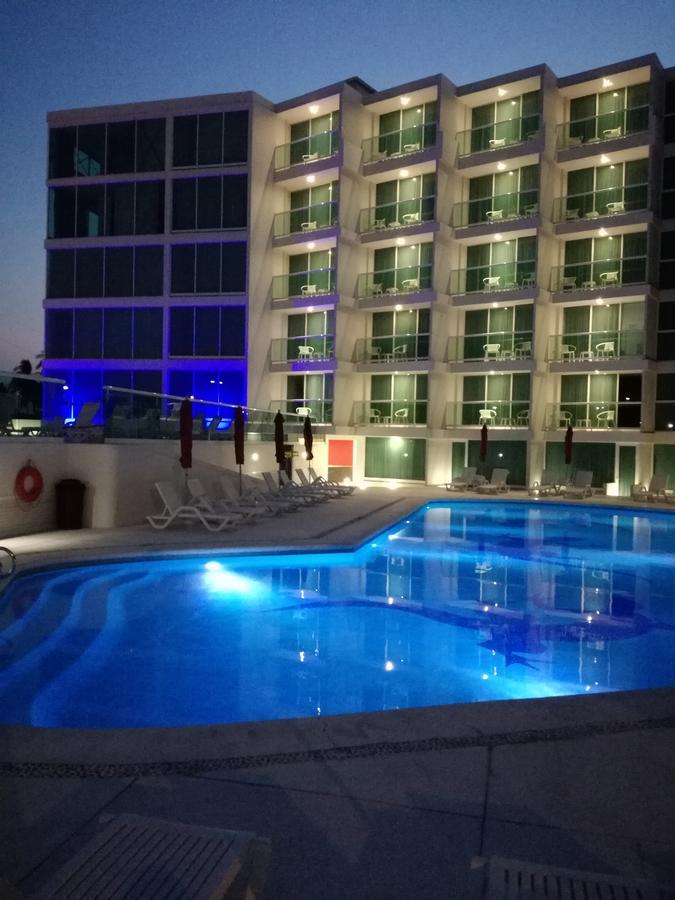 We Hotel Acapulco Buitenkant foto